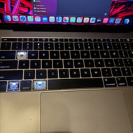 Parduociau macbook pro 2017 13inch