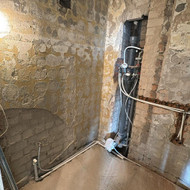 Plytelių klojimas vonioje