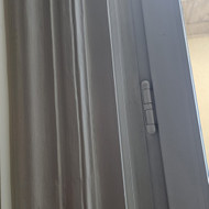 Reikalingas stalius arba dirbantis su medžio restauravimu