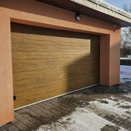 Garažo vartų apdaila