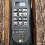 Telefonspynių montavimas