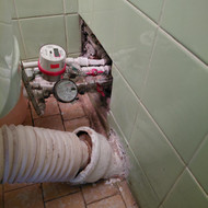 Seno klozeto keitimas į naują