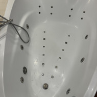 Reikalingas vonios/dziakuzi atnaujinimas