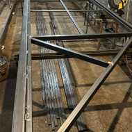 Reiklainga nudažyti stumdomus vartus