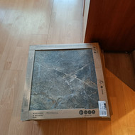 Reikia išklijuoti plyteles