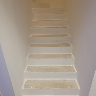 Reikalinga medine apdaila ir tureklai  betoniams laiptams