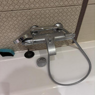 Dušo komplekto su maišytuvu pakeitimas