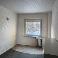 Ieškau meistro atnaujinti grindis ir sienas kambaryje