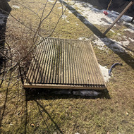 Reikia padaryti du tokius dangčius iš maumedžio