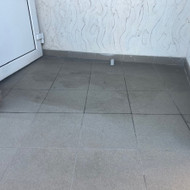 Reikia išklijuoti plyteles