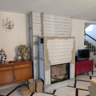 Reikalinga židinio apdaila su plytelėmis