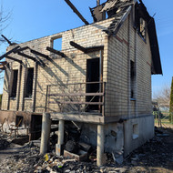 Atliekoms po gaisro su asbestinio šiferi gabalėlias iki10 cm2.