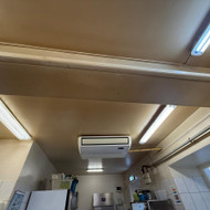 Gamybinės virtuvės lubų dažymas