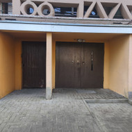 Daugiabučio namo laiptinės durų keitimas