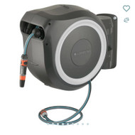 Pritvirtinti laistymo įrenginį prie fasado ir užtaisyti skyles