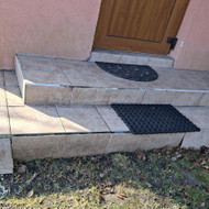 Lauko laiptų iškritusių plytelių perklijavimas