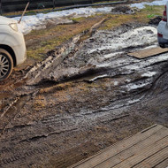 Reikia įrengti stovėjimo aikštelę kieme prie sodo namo