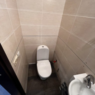 Reikia išklijuoti plyteles