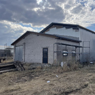 Apšiltinti fasadą polistirolu, užarmuoti ir uždėti dekorą