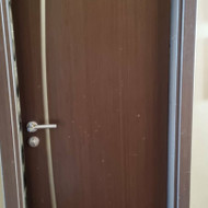 Ieškau staliaus ar baldininko, durys braižo grindis