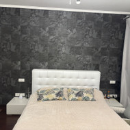 Reikia nuimti senus tapetus ir užklijuoti naujus (viena siena, 2,60 x 4,10 m)