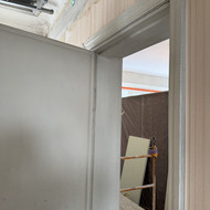 Senų medinių durų nušveitimas, paruošimas dažymui