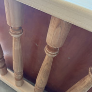 Medžio statramsčių šlifavimas