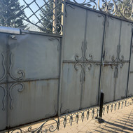 Tvoros ir vartu dazymas