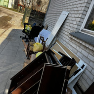 Senų baldų išvežimas