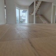 Nuo drėgmės iškilusių grindų tvarkymas