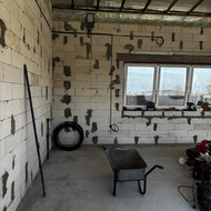 Ieškau meistro (-ų) garažo sienų tinkavimui / išlyginimui