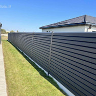 Skardine tvora rombas tankus antracitas