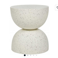 Reikia perdažyti 2 kavos staliukus (MDF/kompozitas)