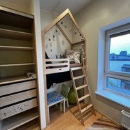 Spintos sienos nišos griovimas ir kambario dažymas