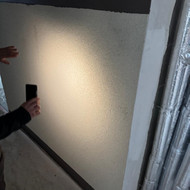 Laiptinės sienų purškimas dekoru