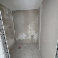 Reikia išklijuoti plyteles