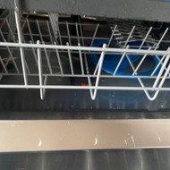 Indaplovė neišleidžia vandens (filtras neužsikimšęs)