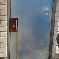 Suvirinimo darbai suvirintojai duru sustiprinimas