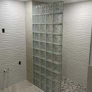 Stikliniu blokeliu montavimas