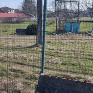 Reikia pastumti tvorą į sklypo vidų