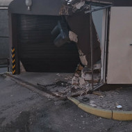 Pašalinti pavojingai pakibusią siją bei atstatyti pažeidimus