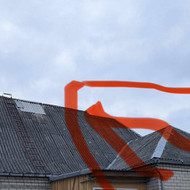 Reikalingi stogininkai perdaryti dalį stogo karkaso