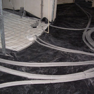 Reikalingas meistras pakeisti karšto vandens plastikinį vamzdį privačiame name