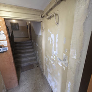 Senos statybos daugiabučio laiptinės apdailos darbai