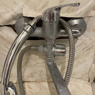 Sutaisyti vonios krano maišytuvą