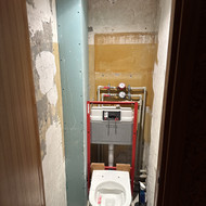 Reikia išklijuoti plyteles