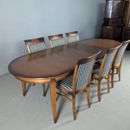 Domina kėdžių pervilkimas