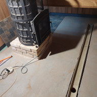 Reikia suklijuoti grindų plyteles pirtyje sodyboje Trakų raj.