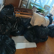 Šiukšlių išvežimas. Kaune reikia išvežti 28 - 30 240 litrų maišus  buitinių šiukšlių, ne baldai