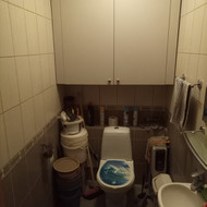 Tualetas 2.09kv ir San .mazgas 5.39kv plytelių senų nuėmimas ir naujų klyjanavima